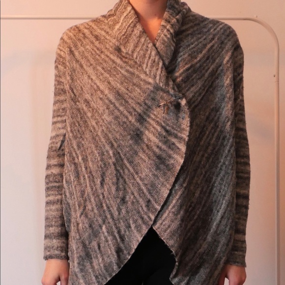 cardigan - Picture 1 of 8